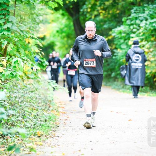 12.10.2025 - Bramfelder Halbmarathon 2025 Dr. Thomas Lammeyer http://msf.ph/oto/9359189 12.10.2025 11:07:20 Laufen 2973 meine-sportfotos.de