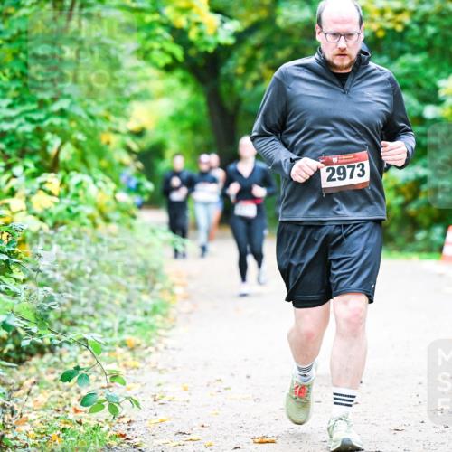 12.10.2025 - Bramfelder Halbmarathon 2025 Dr. Thomas Lammeyer http://msf.ph/oto/9359216 12.10.2025 11:07:23 Laufen 2973 meine-sportfotos.de