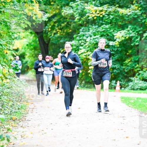 12.10.2025 - Bramfelder Halbmarathon 2025 Dr. Thomas Lammeyer http://msf.ph/oto/9359222 12.10.2025 11:07:26 Laufen 2374, 2188 meine-sportfotos.de