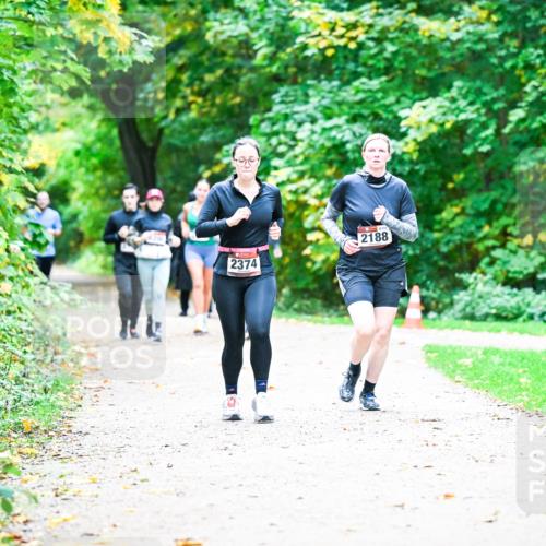 12.10.2025 - Bramfelder Halbmarathon 2025 Dr. Thomas Lammeyer http://msf.ph/oto/9359224 12.10.2025 11:07:27 Laufen 2374, 2188 meine-sportfotos.de