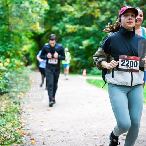 12.10.2025 - Bramfelder Halbmarathon 2025 Dr. Thomas Lammeyer http://msf.ph/oto/9359285 12.10.2025 11:07:36 Laufen 2713, 34, 2200 meine-sportfotos.de