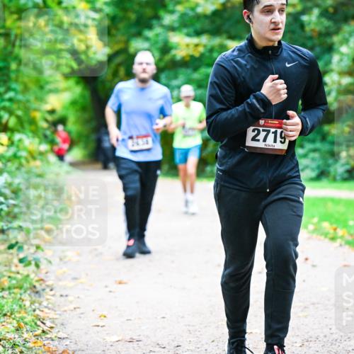 12.10.2025 - Bramfelder Halbmarathon 2025 Dr. Thomas Lammeyer http://msf.ph/oto/9359300 12.10.2025 11:07:39 Laufen 2719 meine-sportfotos.de