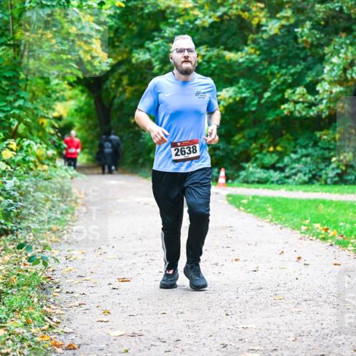 12.10.2025 - Bramfelder Halbmarathon 2025 Dr. Thomas Lammeyer http://msf.ph/oto/9359304 12.10.2025 11:07:40 Laufen 2638 meine-sportfotos.de