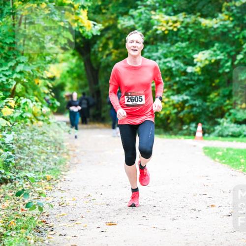 12.10.2025 - Bramfelder Halbmarathon 2025 Dr. Thomas Lammeyer http://msf.ph/oto/9359335 12.10.2025 11:07:48 Laufen 2605 meine-sportfotos.de