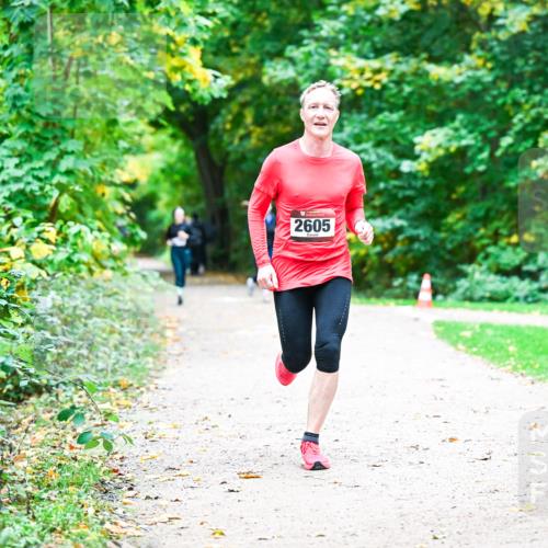 12.10.2025 - Bramfelder Halbmarathon 2025 Dr. Thomas Lammeyer http://msf.ph/oto/9359337 12.10.2025 11:07:49 Laufen 2605 meine-sportfotos.de
