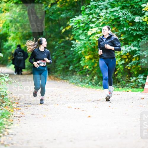 12.10.2025 - Bramfelder Halbmarathon 2025 Dr. Thomas Lammeyer http://msf.ph/oto/9359350 12.10.2025 11:07:53 Laufen 2956 meine-sportfotos.de