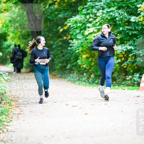 12.10.2025 - Bramfelder Halbmarathon 2025 Dr. Thomas Lammeyer http://msf.ph/oto/9359353 12.10.2025 11:07:53 Laufen 30, 956 meine-sportfotos.de