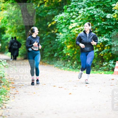 12.10.2025 - Bramfelder Halbmarathon 2025 Dr. Thomas Lammeyer http://msf.ph/oto/9359354 12.10.2025 11:07:54 Laufen 2956 meine-sportfotos.de