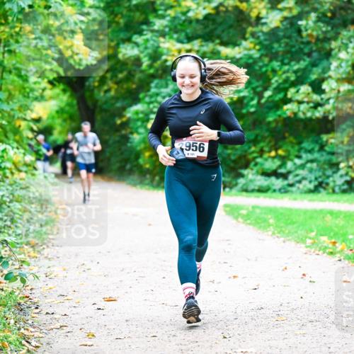 12.10.2025 - Bramfelder Halbmarathon 2025 Dr. Thomas Lammeyer http://msf.ph/oto/9359393 12.10.2025 11:08:00 Laufen 2956, 101 meine-sportfotos.de