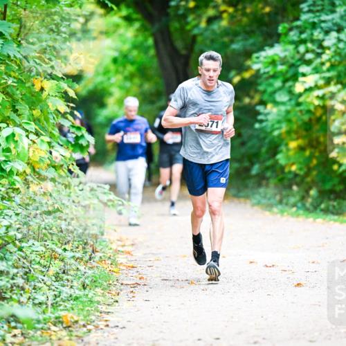 12.10.2025 - Bramfelder Halbmarathon 2025 Dr. Thomas Lammeyer http://msf.ph/oto/9359398 12.10.2025 11:08:03 Laufen 71 meine-sportfotos.de