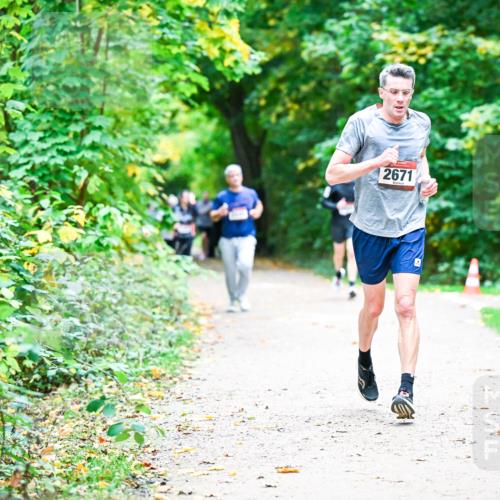 12.10.2025 - Bramfelder Halbmarathon 2025 Dr. Thomas Lammeyer http://msf.ph/oto/9359420 12.10.2025 11:08:06 Laufen 2671 meine-sportfotos.de
