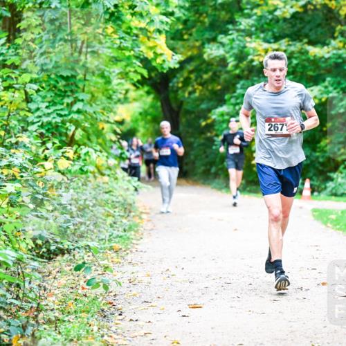 12.10.2025 - Bramfelder Halbmarathon 2025 Dr. Thomas Lammeyer http://msf.ph/oto/9359423 12.10.2025 11:08:06 Laufen 267 meine-sportfotos.de