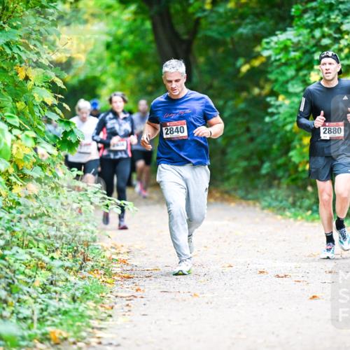 12.10.2025 - Bramfelder Halbmarathon 2025 Dr. Thomas Lammeyer http://msf.ph/oto/9359424 12.10.2025 11:08:07 Laufen 2840, 2880 meine-sportfotos.de