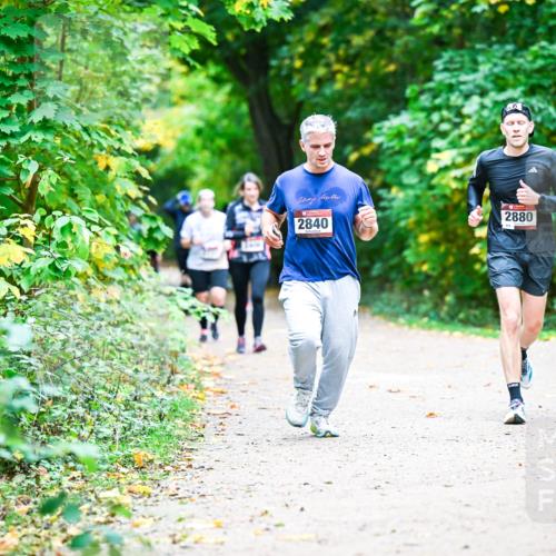 12.10.2025 - Bramfelder Halbmarathon 2025 Dr. Thomas Lammeyer http://msf.ph/oto/9359438 12.10.2025 11:08:09 Laufen 80, 2840, 2880 meine-sportfotos.de