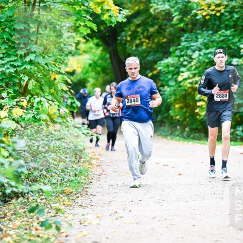 12.10.2025 - Bramfelder Halbmarathon 2025 Dr. Thomas Lammeyer http://msf.ph/oto/9359440 12.10.2025 11:08:10 Laufen 2840, 2880 meine-sportfotos.de