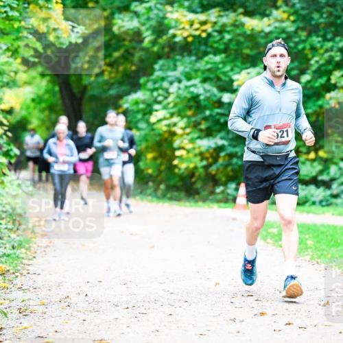 12.10.2025 - Bramfelder Halbmarathon 2025 Dr. Thomas Lammeyer http://msf.ph/oto/9359520 12.10.2025 11:08:33 Laufen 21 meine-sportfotos.de