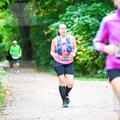 12.10.2025 - Bramfelder Halbmarathon 2025 Dr. Thomas Lammeyer http://msf.ph/oto/9359632 12.10.2025 11:08:55 Laufen 712, 2855 meine-sportfotos.de