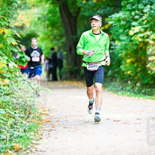 12.10.2025 - Bramfelder Halbmarathon 2025 Dr. Thomas Lammeyer http://msf.ph/oto/9359652 12.10.2025 11:09:02 Laufen 2649 meine-sportfotos.de