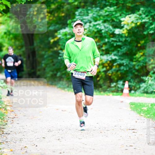 12.10.2025 - Bramfelder Halbmarathon 2025 Dr. Thomas Lammeyer http://msf.ph/oto/9359665 12.10.2025 11:09:03 Laufen 2649 meine-sportfotos.de