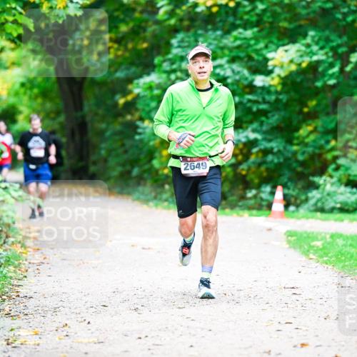 12.10.2025 - Bramfelder Halbmarathon 2025 Dr. Thomas Lammeyer http://msf.ph/oto/9359667 12.10.2025 11:09:04 Laufen 2649 meine-sportfotos.de