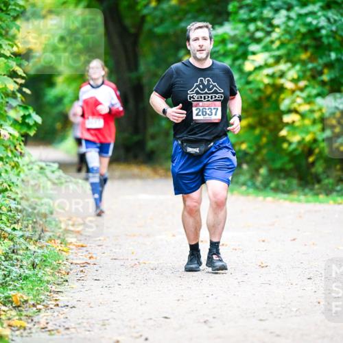 12.10.2025 - Bramfelder Halbmarathon 2025 Dr. Thomas Lammeyer http://msf.ph/oto/9359688 12.10.2025 11:09:11 Laufen 2637 meine-sportfotos.de