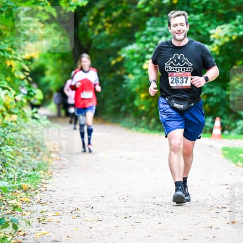 12.10.2025 - Bramfelder Halbmarathon 2025 Dr. Thomas Lammeyer http://msf.ph/oto/9359707 12.10.2025 11:09:14 Laufen 2637 meine-sportfotos.de
