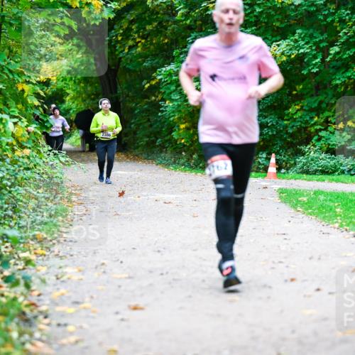12.10.2025 - Bramfelder Halbmarathon 2025 Dr. Thomas Lammeyer http://msf.ph/oto/9359757 12.10.2025 11:09:23 Laufen 2475, 2386 meine-sportfotos.de