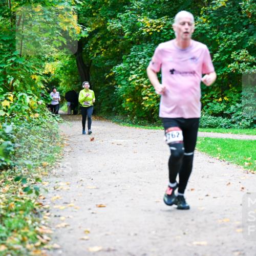 12.10.2025 - Bramfelder Halbmarathon 2025 Dr. Thomas Lammeyer http://msf.ph/oto/9359761 12.10.2025 11:09:24 Laufen 2415, 2386, 762 meine-sportfotos.de