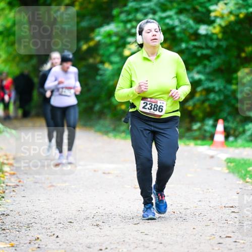 12.10.2025 - Bramfelder Halbmarathon 2025 Dr. Thomas Lammeyer http://msf.ph/oto/9359783 12.10.2025 11:09:31 Laufen 2386 meine-sportfotos.de