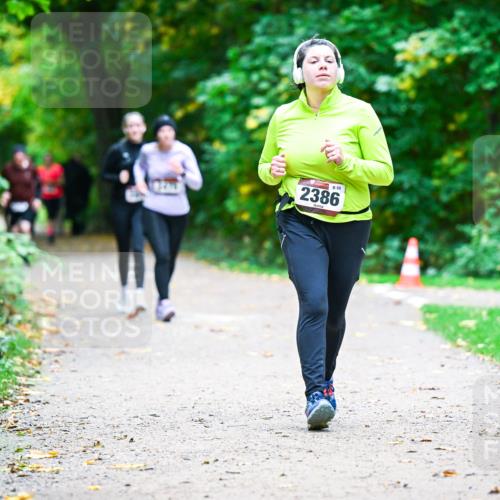 12.10.2025 - Bramfelder Halbmarathon 2025 Dr. Thomas Lammeyer http://msf.ph/oto/9359787 12.10.2025 11:09:31 Laufen 12774, 88, 2386 meine-sportfotos.de