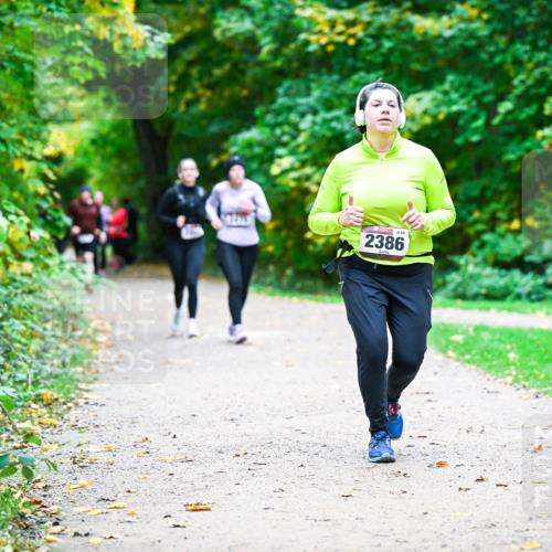 12.10.2025 - Bramfelder Halbmarathon 2025 Dr. Thomas Lammeyer http://msf.ph/oto/9359793 12.10.2025 11:09:32 Laufen 88, 2386 meine-sportfotos.de