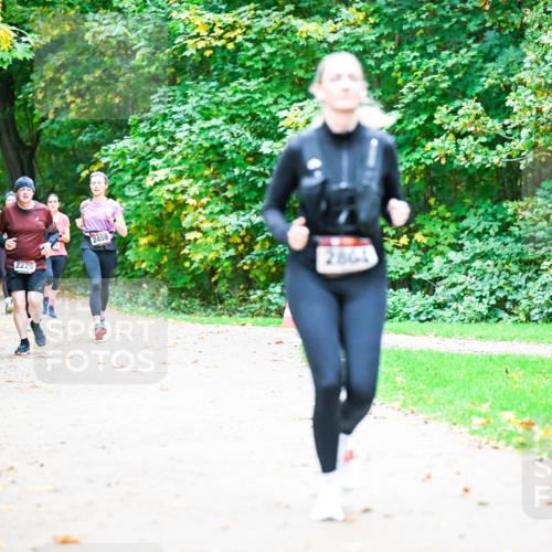 12.10.2025 - Bramfelder Halbmarathon 2025 Dr. Thomas Lammeyer http://msf.ph/oto/9359820 12.10.2025 11:09:38 Laufen 2859, 2229, 2459, 2861 meine-sportfotos.de