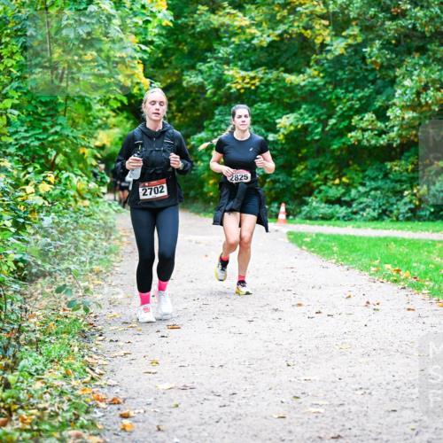 12.10.2025 - Bramfelder Halbmarathon 2025 Dr. Thomas Lammeyer http://msf.ph/oto/9359935 12.10.2025 11:10:00 Laufen 2825, 2702 meine-sportfotos.de