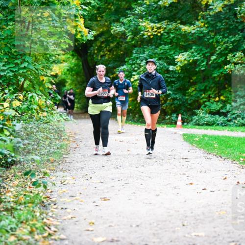 12.10.2025 - Bramfelder Halbmarathon 2025 Dr. Thomas Lammeyer http://msf.ph/oto/9359983 12.10.2025 11:10:10 Laufen 300, 2832, 2438 meine-sportfotos.de