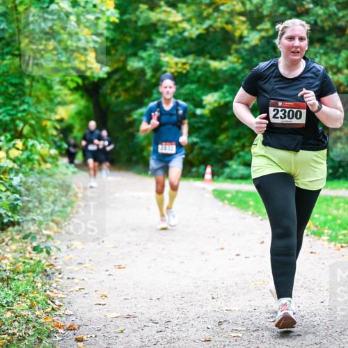 12.10.2025 - Bramfelder Halbmarathon 2025 Dr. Thomas Lammeyer http://msf.ph/oto/9360015 12.10.2025 11:10:15 Laufen 2300 meine-sportfotos.de