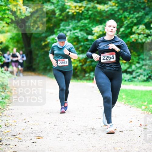 12.10.2025 - Bramfelder Halbmarathon 2025 Dr. Thomas Lammeyer http://msf.ph/oto/9360091 12.10.2025 11:10:33 Laufen 2254, 2868 meine-sportfotos.de