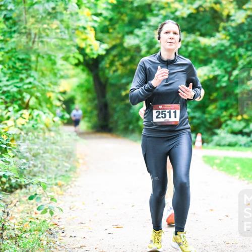 12.10.2025 - Bramfelder Halbmarathon 2025 Dr. Thomas Lammeyer http://msf.ph/oto/9360139 12.10.2025 11:10:48 Laufen 2511 meine-sportfotos.de