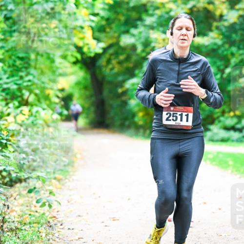 12.10.2025 - Bramfelder Halbmarathon 2025 Dr. Thomas Lammeyer http://msf.ph/oto/9360141 12.10.2025 11:10:48 Laufen 34, 2511 meine-sportfotos.de