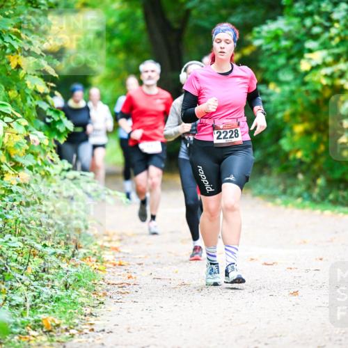 12.10.2025 - Bramfelder Halbmarathon 2025 Dr. Thomas Lammeyer http://msf.ph/oto/9360183 12.10.2025 11:11:08 Laufen 2228 meine-sportfotos.de