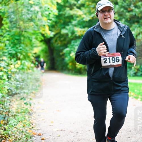 12.10.2025 - Bramfelder Halbmarathon 2025 Dr. Thomas Lammeyer http://msf.ph/oto/9360305 12.10.2025 11:11:27 Laufen 34, 2196 meine-sportfotos.de