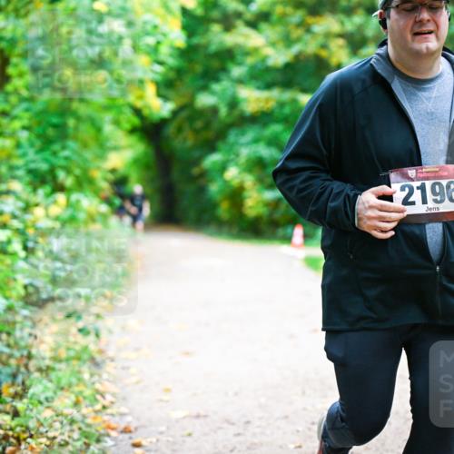 12.10.2025 - Bramfelder Halbmarathon 2025 Dr. Thomas Lammeyer http://msf.ph/oto/9360307 12.10.2025 11:11:28 Laufen 34, 2196, 9 meine-sportfotos.de