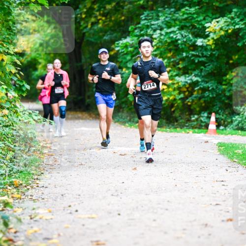 12.10.2025 - Bramfelder Halbmarathon 2025 Dr. Thomas Lammeyer http://msf.ph/oto/9360318 12.10.2025 11:11:39 Laufen 2820, 2714 meine-sportfotos.de