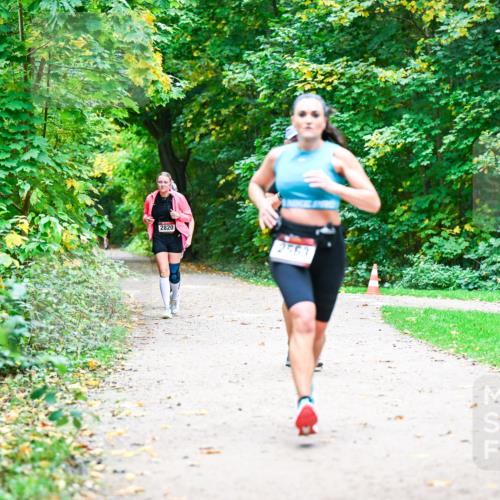 12.10.2025 - Bramfelder Halbmarathon 2025 Dr. Thomas Lammeyer http://msf.ph/oto/9360343 12.10.2025 11:11:43 Laufen 2820, 2563 meine-sportfotos.de
