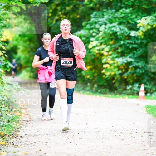 12.10.2025 - Bramfelder Halbmarathon 2025 Dr. Thomas Lammeyer http://msf.ph/oto/9360361 12.10.2025 11:11:47 Laufen 2820, 281 meine-sportfotos.de