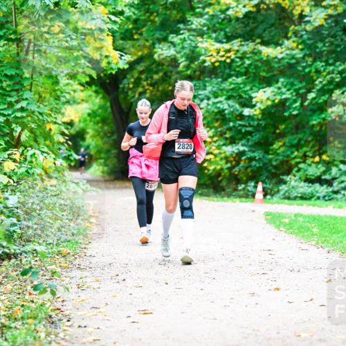 12.10.2025 - Bramfelder Halbmarathon 2025 Dr. Thomas Lammeyer http://msf.ph/oto/9360370 12.10.2025 11:11:48 Laufen 2819, 2820 meine-sportfotos.de