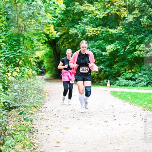 12.10.2025 - Bramfelder Halbmarathon 2025 Dr. Thomas Lammeyer http://msf.ph/oto/9360374 12.10.2025 11:11:48 Laufen 281, 2820 meine-sportfotos.de