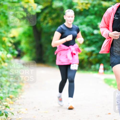 12.10.2025 - Bramfelder Halbmarathon 2025 Dr. Thomas Lammeyer http://msf.ph/oto/9360380 12.10.2025 11:11:51 Laufen 34, 2820 meine-sportfotos.de