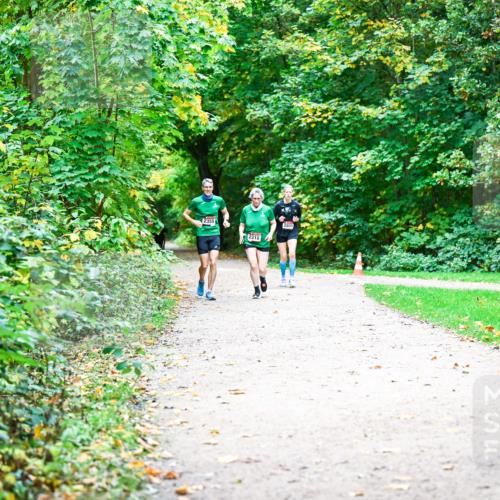 12.10.2025 - Bramfelder Halbmarathon 2025 Dr. Thomas Lammeyer http://msf.ph/oto/9360422 12.10.2025 11:12:18 Laufen 2355, 2318, 2809 meine-sportfotos.de