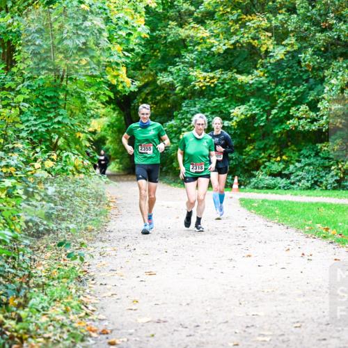 12.10.2025 - Bramfelder Halbmarathon 2025 Dr. Thomas Lammeyer http://msf.ph/oto/9360446 12.10.2025 11:12:22 Laufen 2355, 2318, 309 meine-sportfotos.de