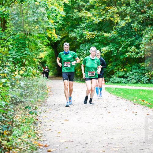 12.10.2025 - Bramfelder Halbmarathon 2025 Dr. Thomas Lammeyer http://msf.ph/oto/9360452 12.10.2025 11:12:22 Laufen 2355, 2318 meine-sportfotos.de